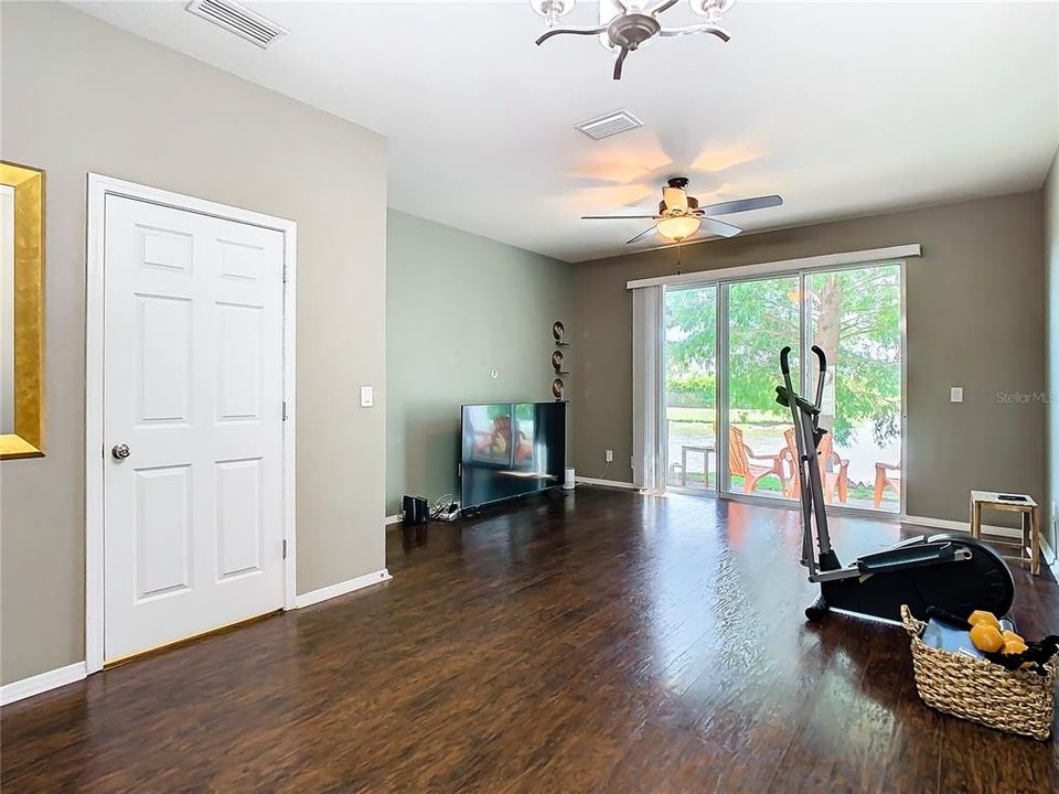 For Sale: $277,000 (2 beds, 2 baths, 1496 Square Feet)