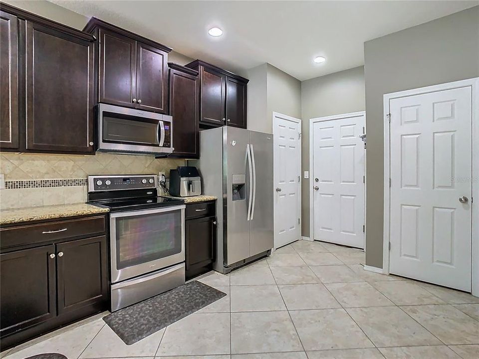 For Sale: $277,000 (2 beds, 2 baths, 1496 Square Feet)