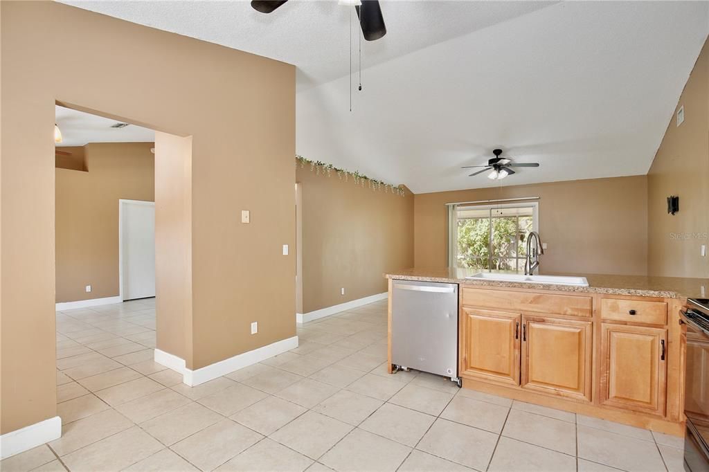 Active With Contract: $330,000 (3 beds, 2 baths, 1547 Square Feet)