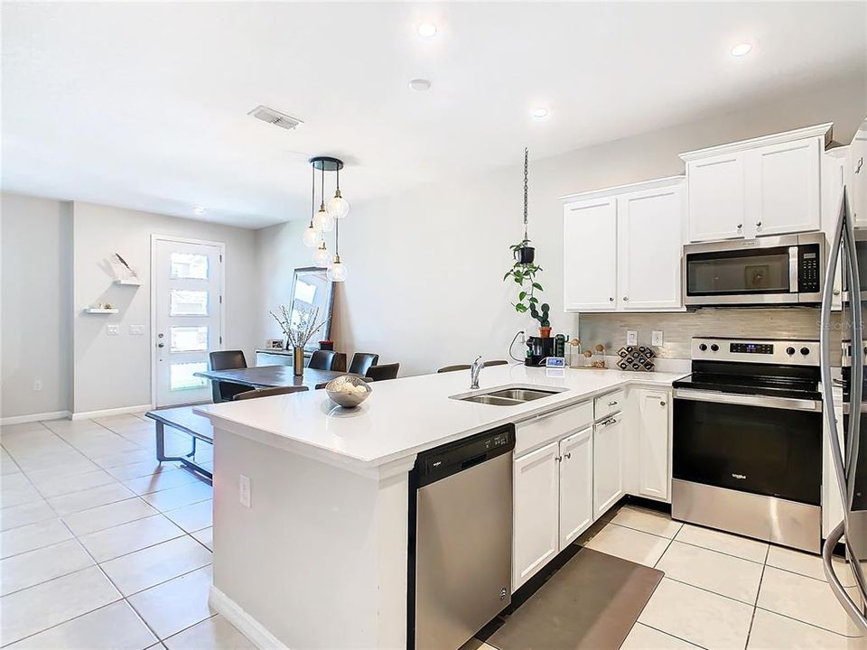 For Sale: $369,900 (3 beds, 2 baths, 1528 Square Feet)