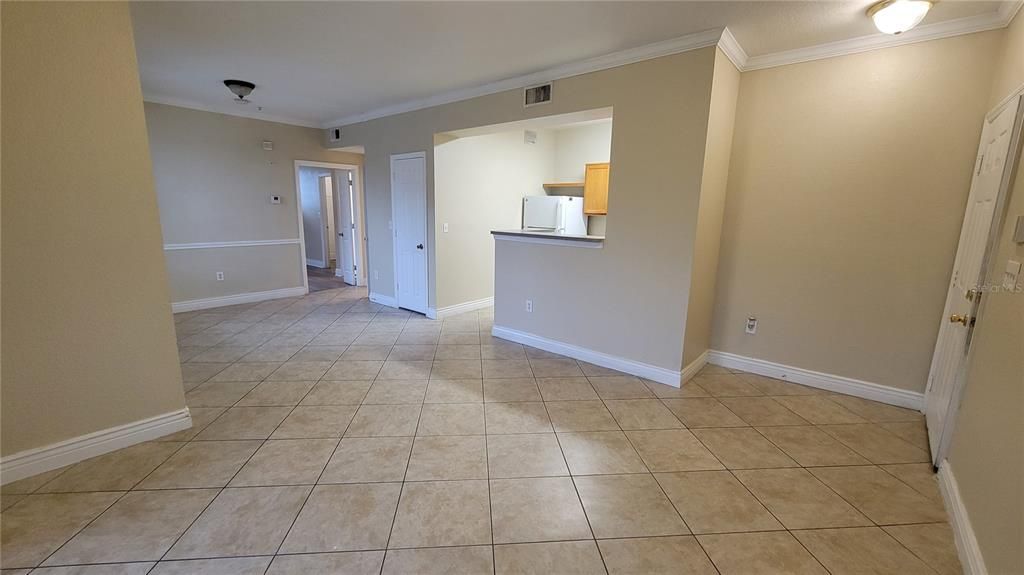 For Rent: $1,355 (1 beds, 1 baths, 768 Square Feet)