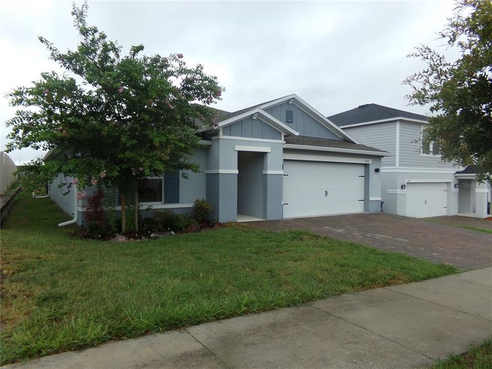 For Sale: $444,900 (4 beds, 2 baths, 1707 Square Feet)