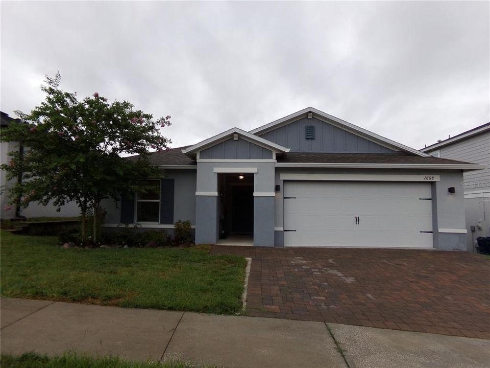 For Sale: $444,900 (4 beds, 2 baths, 1707 Square Feet)