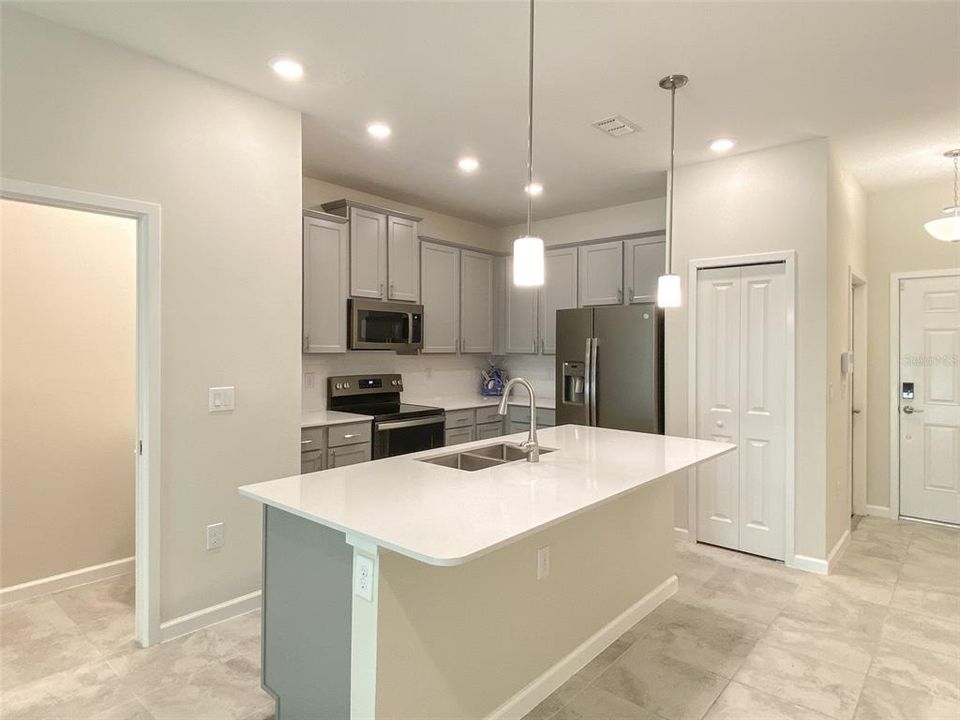 Active With Contract: $2,150 (3 beds, 2 baths, 1300 Square Feet)