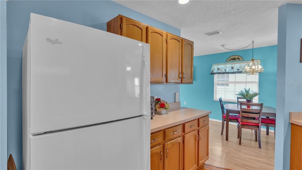 For Sale: $279,900 (2 beds, 2 baths, 1376 Square Feet)