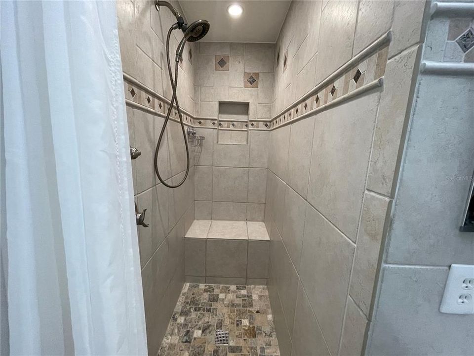 En Venta: $549,900 (3 camas, 2 baños, 1256 Pies cuadrados)