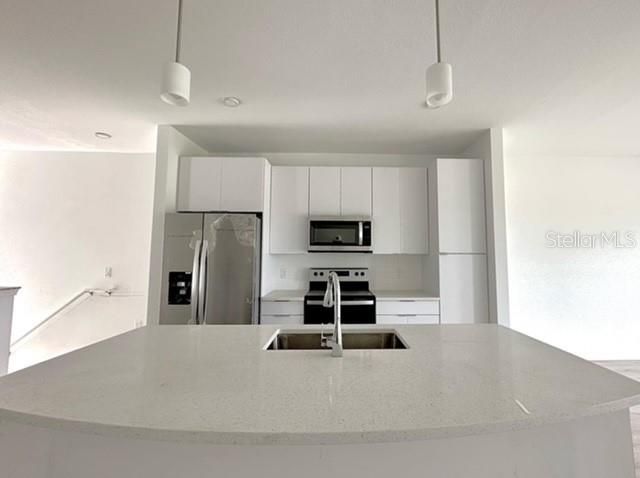 For Rent: $2,298 (2 beds, 2 baths, 1098 Square Feet)