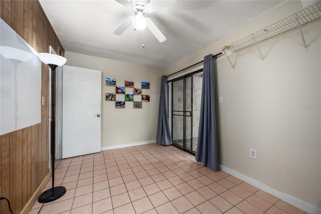 For Sale: $95,000 (2 beds, 1 baths, 876 Square Feet)