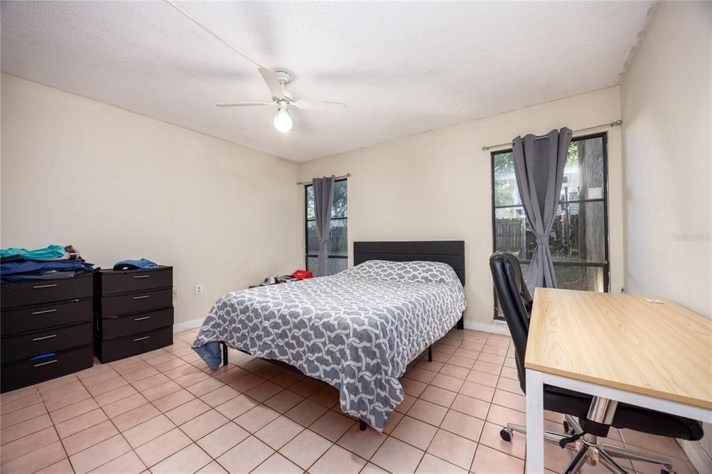 For Sale: $95,000 (2 beds, 1 baths, 876 Square Feet)