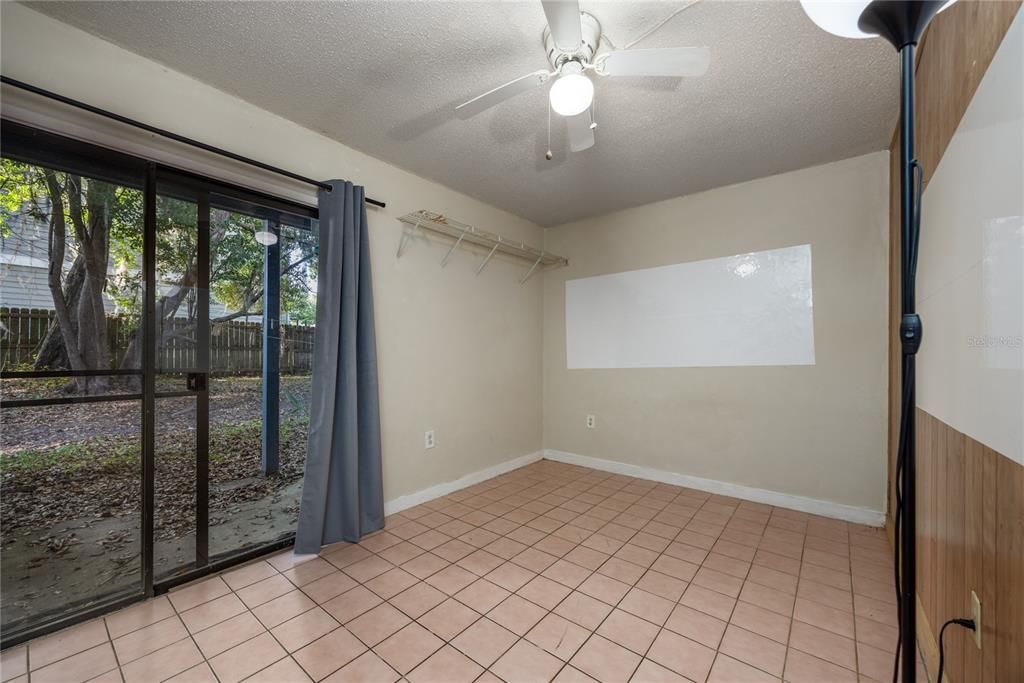 For Sale: $95,000 (2 beds, 1 baths, 876 Square Feet)