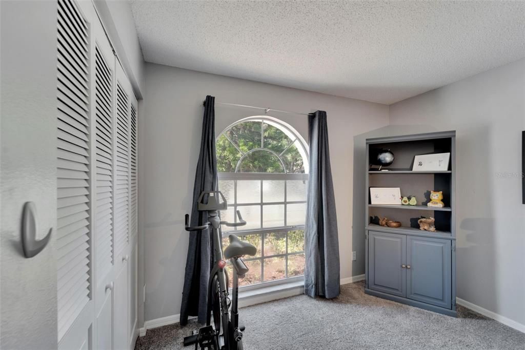 Active With Contract: $329,900 (3 beds, 2 baths, 1368 Square Feet)