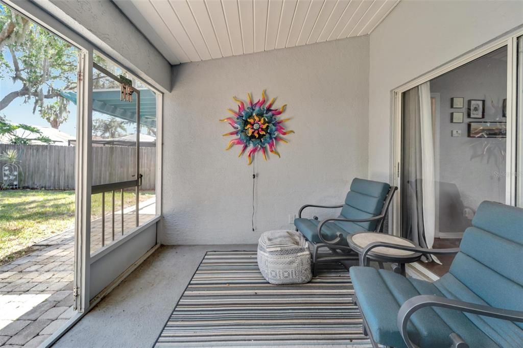 Active With Contract: $329,900 (3 beds, 2 baths, 1368 Square Feet)