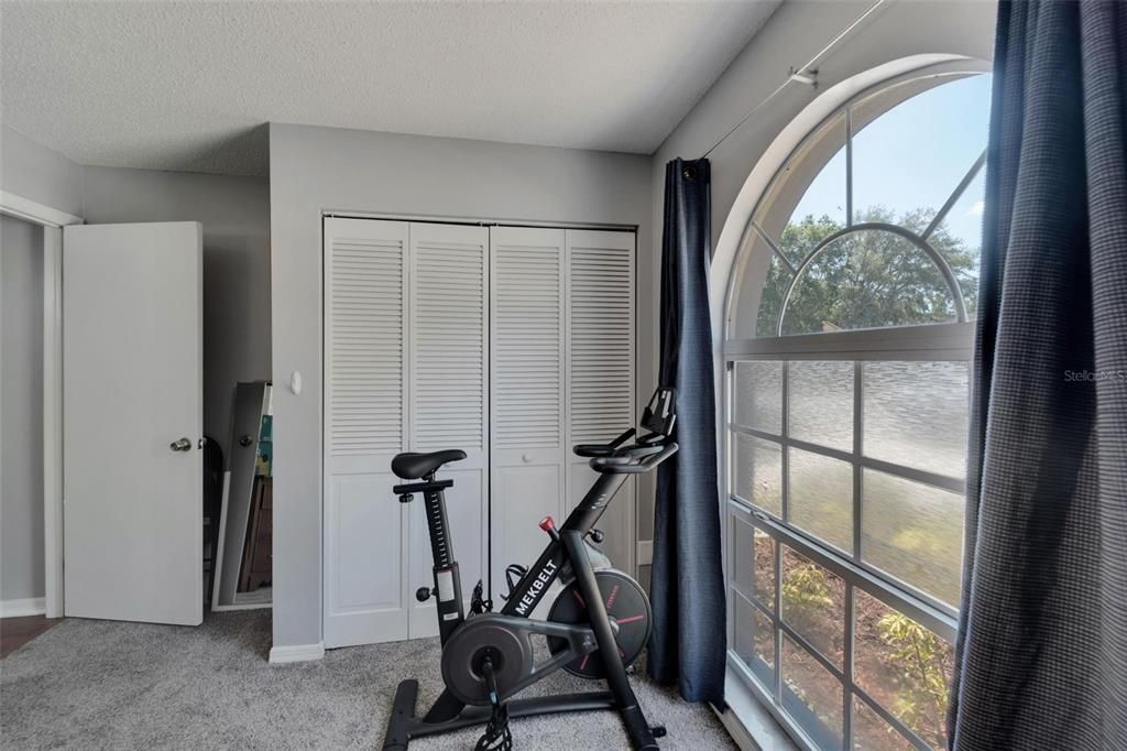 Active With Contract: $329,900 (3 beds, 2 baths, 1368 Square Feet)