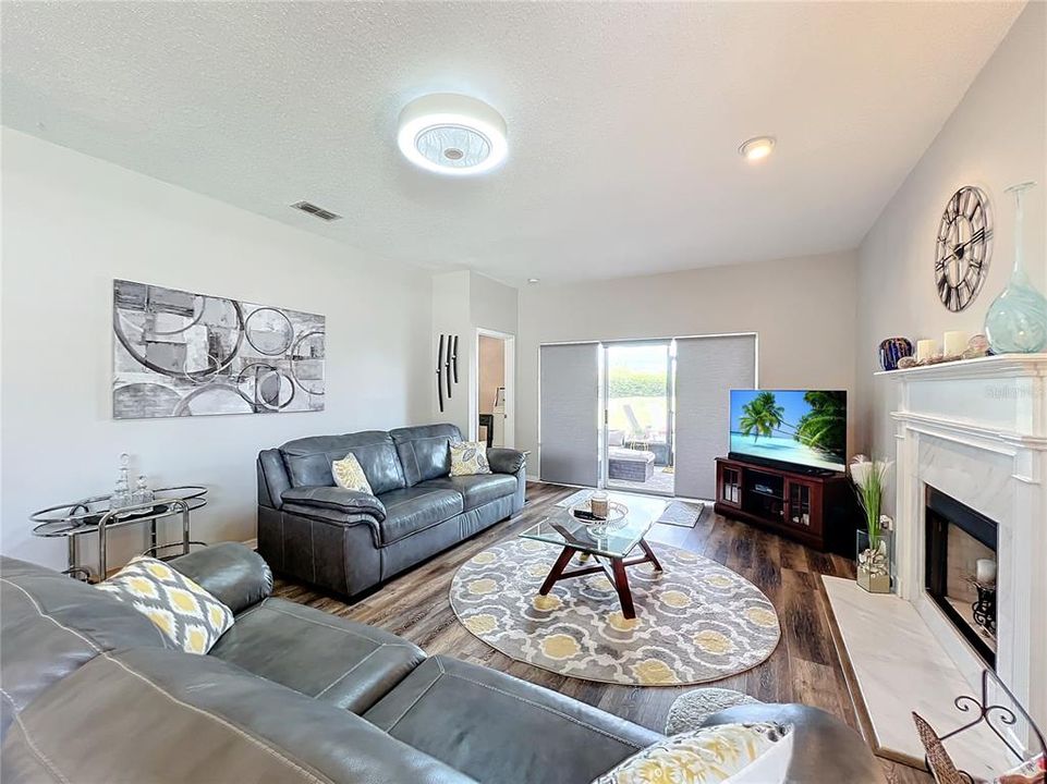 For Sale: $435,000 (3 beds, 2 baths, 1619 Square Feet)