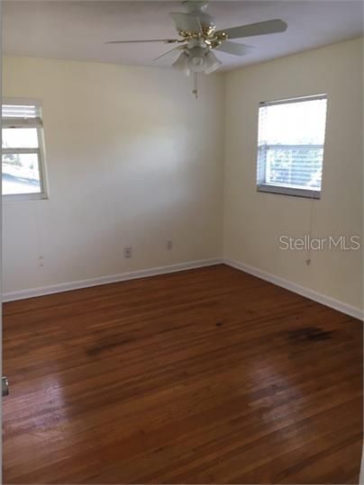 For Rent: $2,200 (4 beds, 2 baths, 2433 Square Feet)