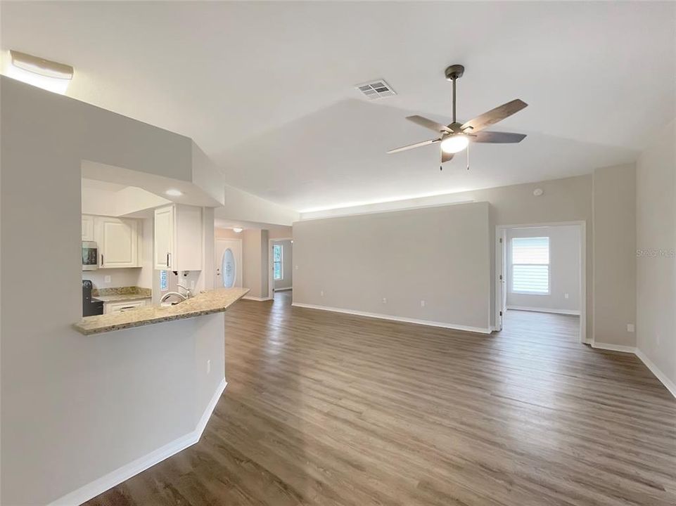 For Sale: $310,000 (3 beds, 2 baths, 1773 Square Feet)