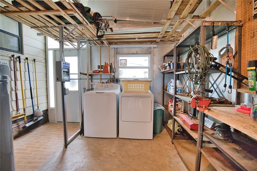 For Sale: $159,000 (2 beds, 2 baths, 1343 Square Feet)