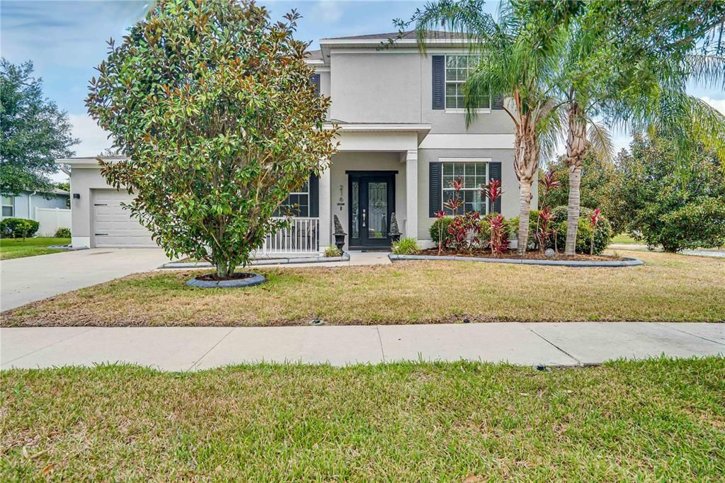 Active With Contract: $3,200 (6 beds, 4 baths, 4250 Square Feet)