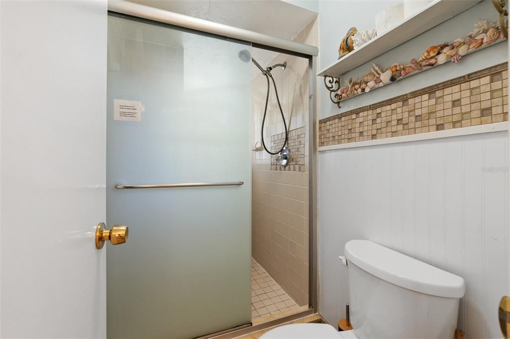 For Sale: $379,000 (2 beds, 2 baths, 1437 Square Feet)