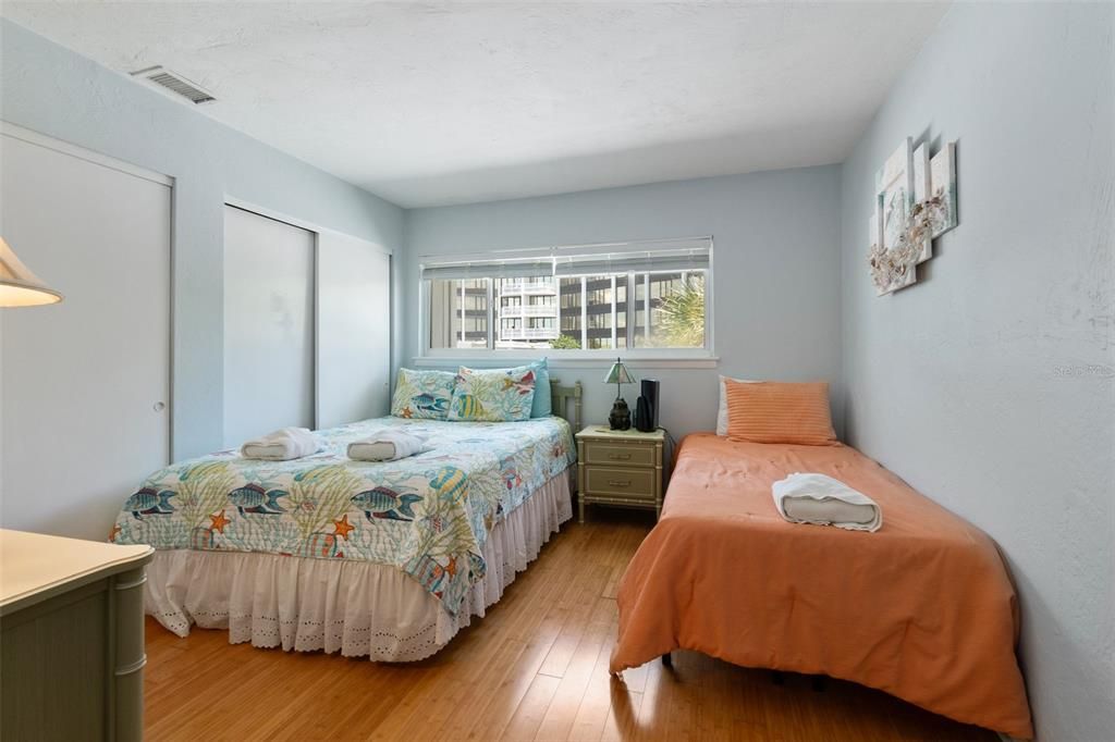 For Sale: $379,000 (2 beds, 2 baths, 1437 Square Feet)