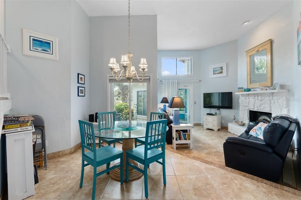 For Sale: $379,000 (2 beds, 2 baths, 1437 Square Feet)