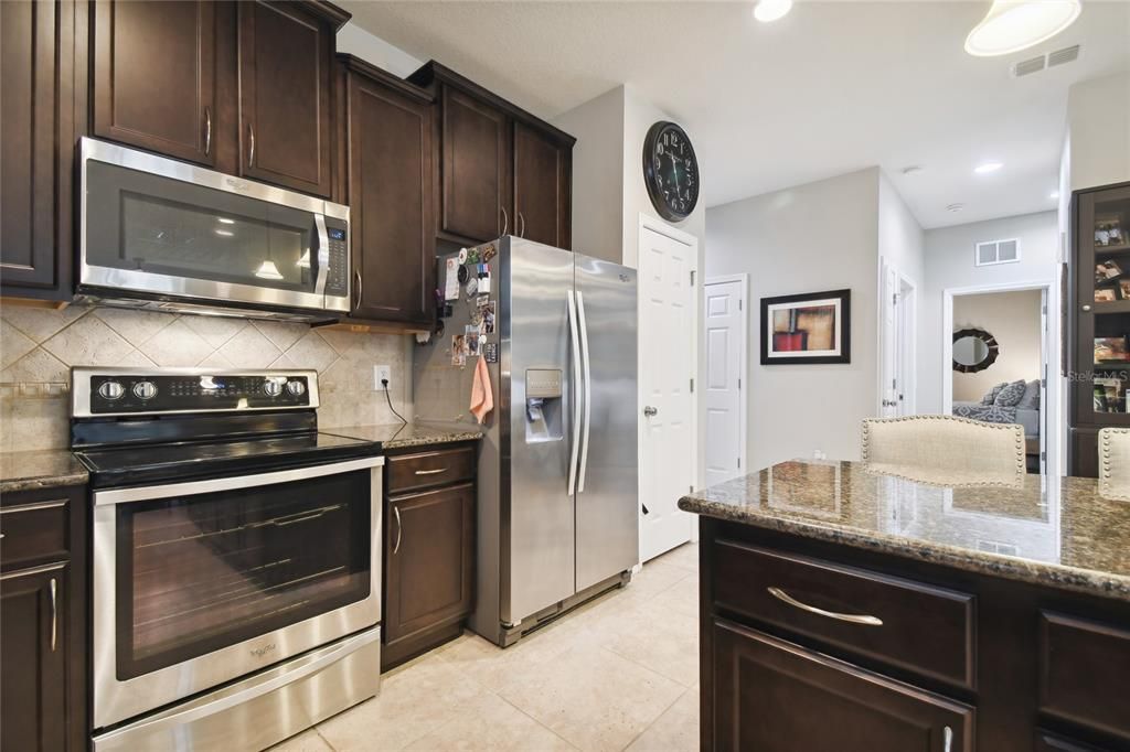 For Sale: $343,500 (3 beds, 2 baths, 1978 Square Feet)