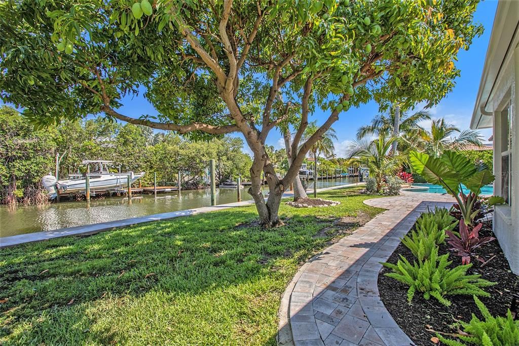 For Sale: $1,899,900 (3 beds, 3 baths, 2343 Square Feet)