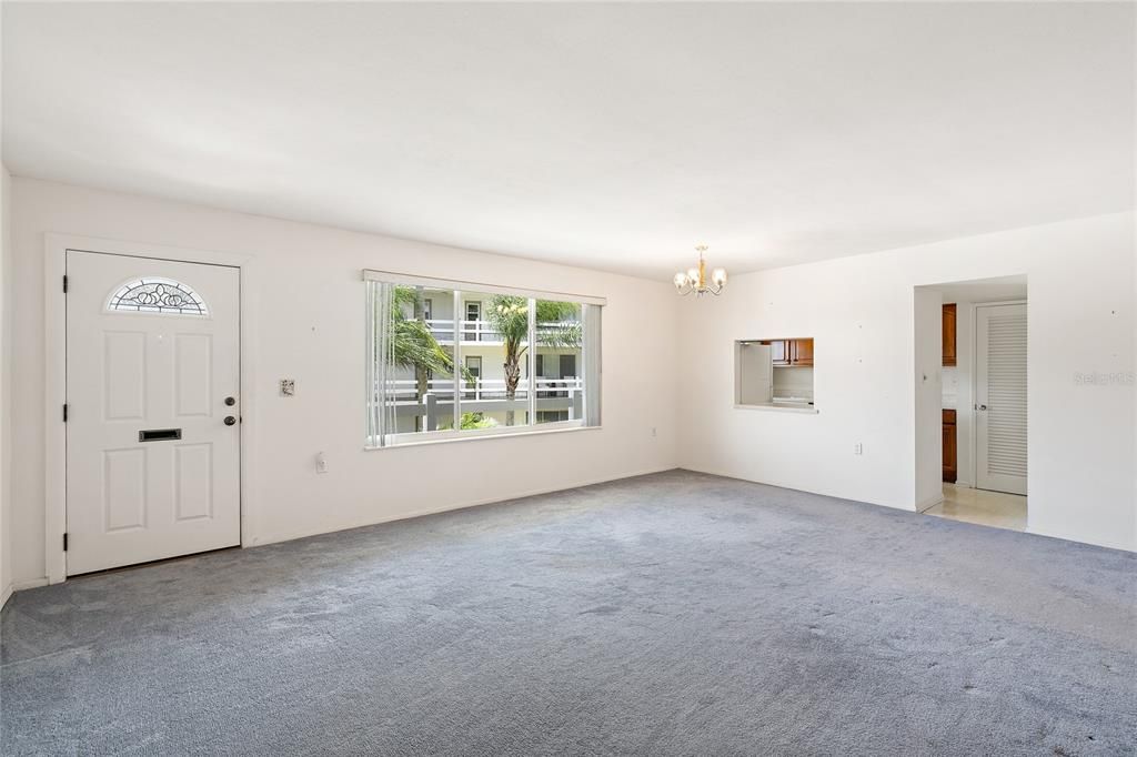 For Sale: $335,000 (2 beds, 2 baths, 952 Square Feet)