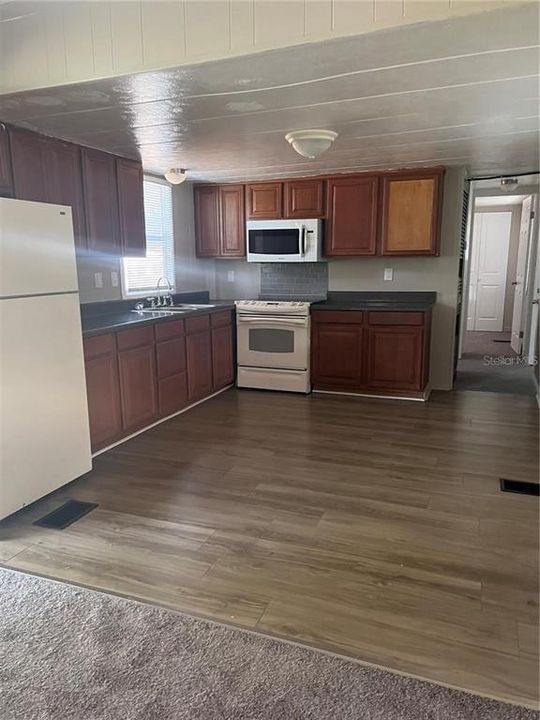 Recently Rented: $1,200 (2 beds, 2 baths, 672 Square Feet)