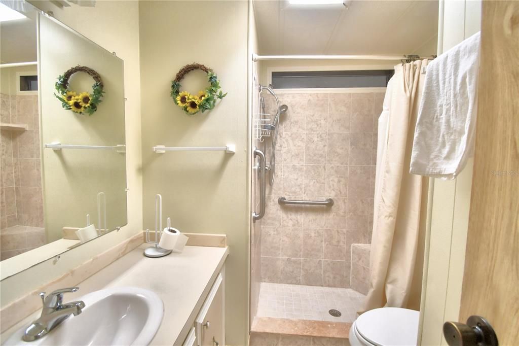 For Sale: $115,000 (2 beds, 2 baths, 1056 Square Feet)