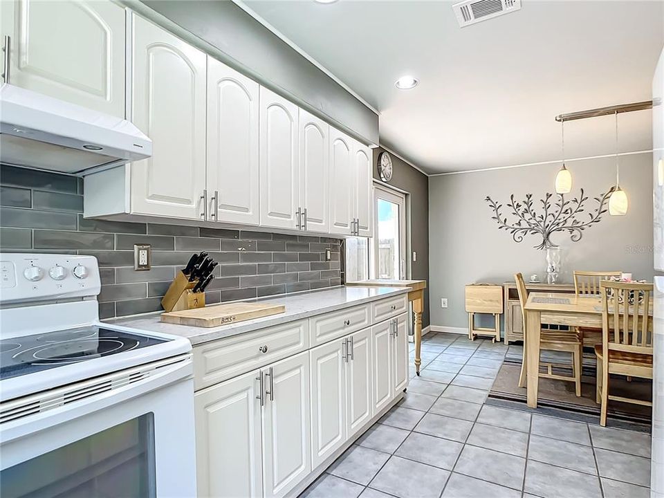 For Sale: $465,500 (3 beds, 2 baths, 1440 Square Feet)