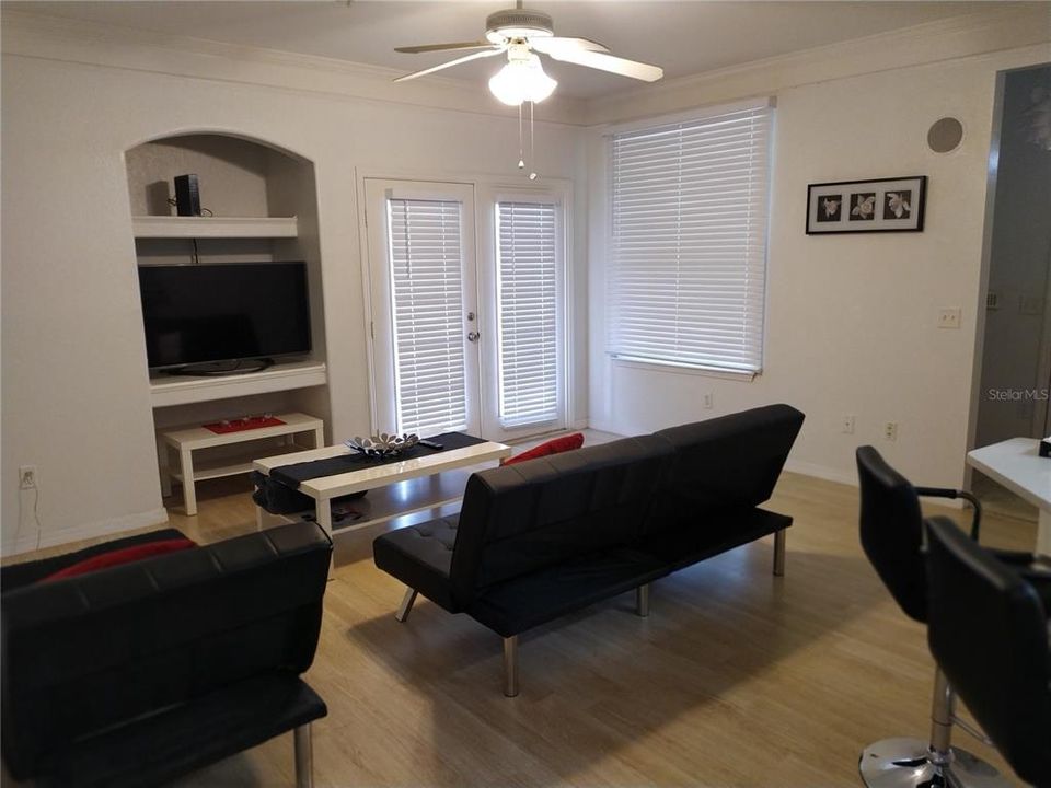 For Rent: $2,100 (2 beds, 2 baths, 1235 Square Feet)