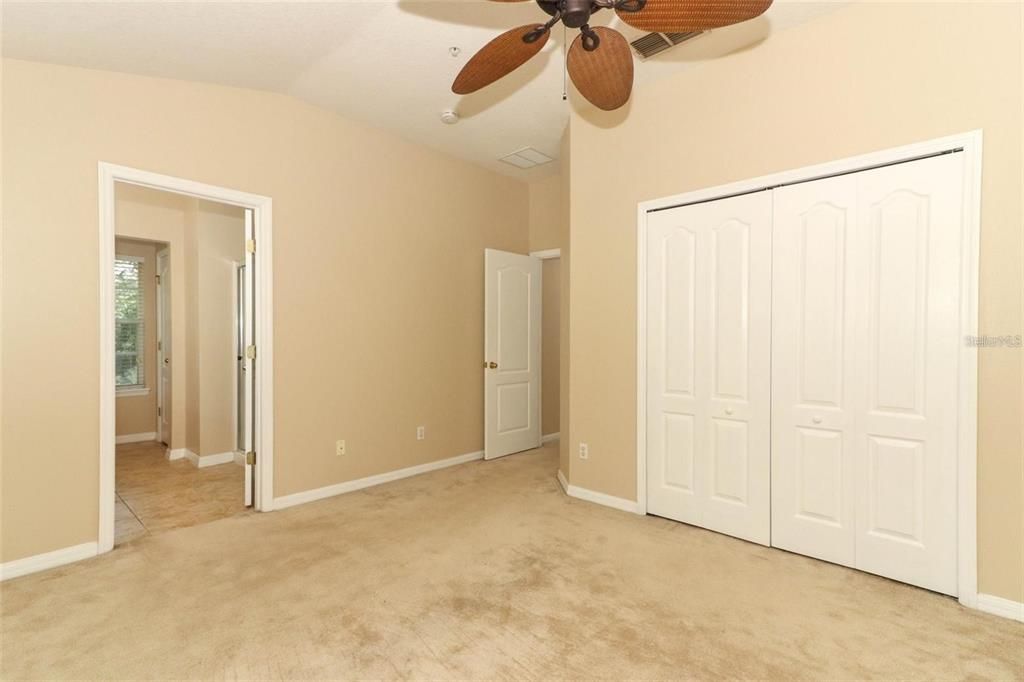 Active With Contract: $1,800 (3 beds, 2 baths, 1595 Square Feet)