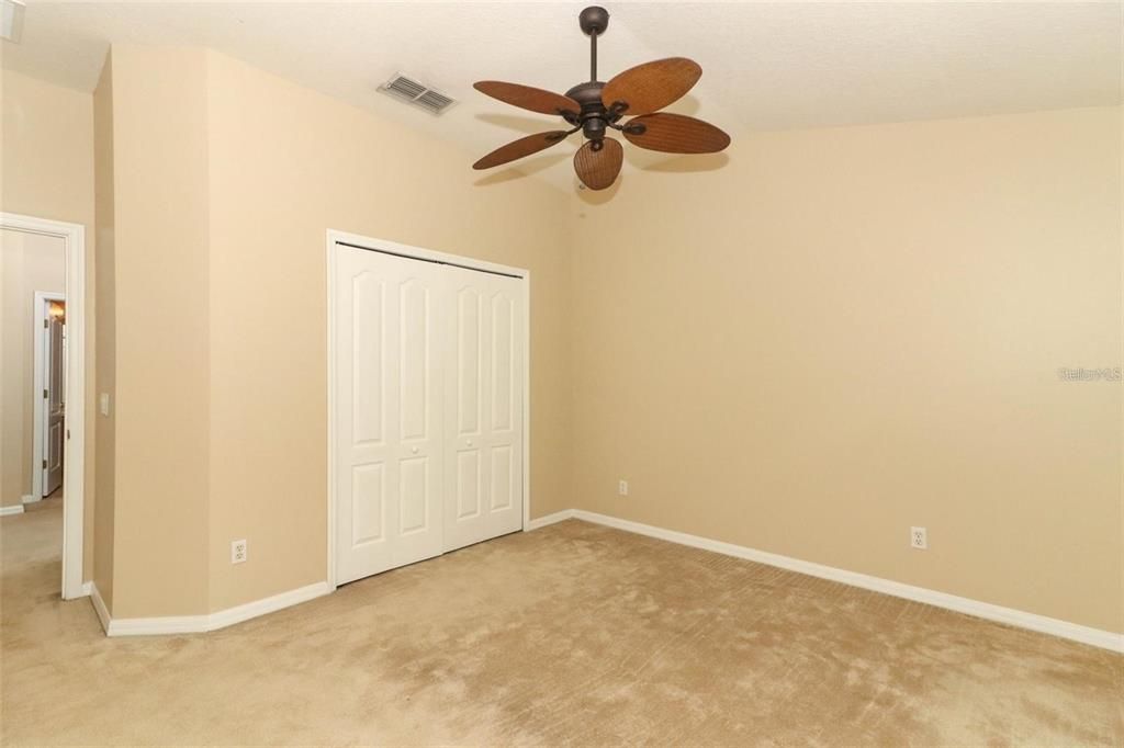 Active With Contract: $1,800 (3 beds, 2 baths, 1595 Square Feet)