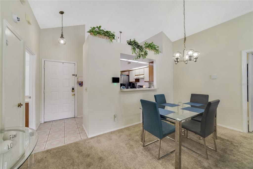 For Sale: $335,000 (2 beds, 2 baths, 1108 Square Feet)