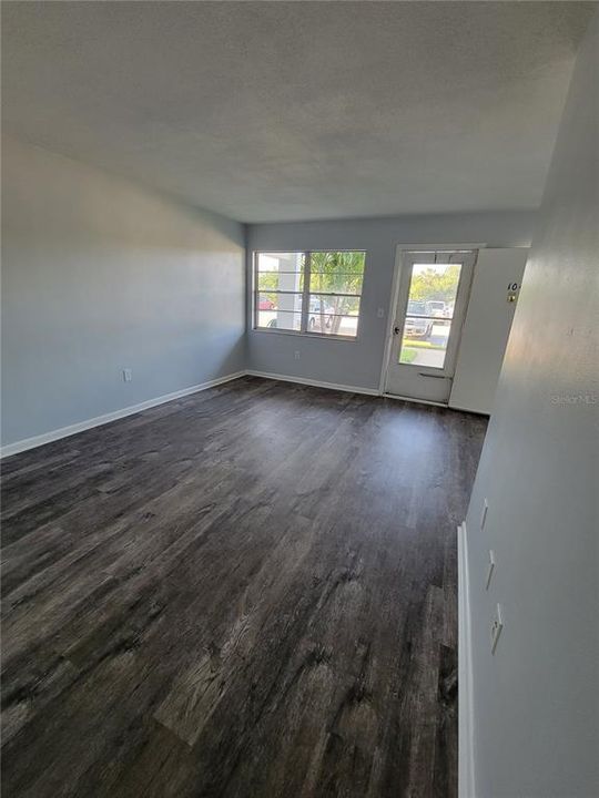 For Rent: $1,600 (1 beds, 1 baths, 720 Square Feet)