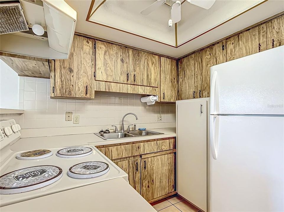 For Sale: $105,000 (2 beds, 1 baths, 825 Square Feet)