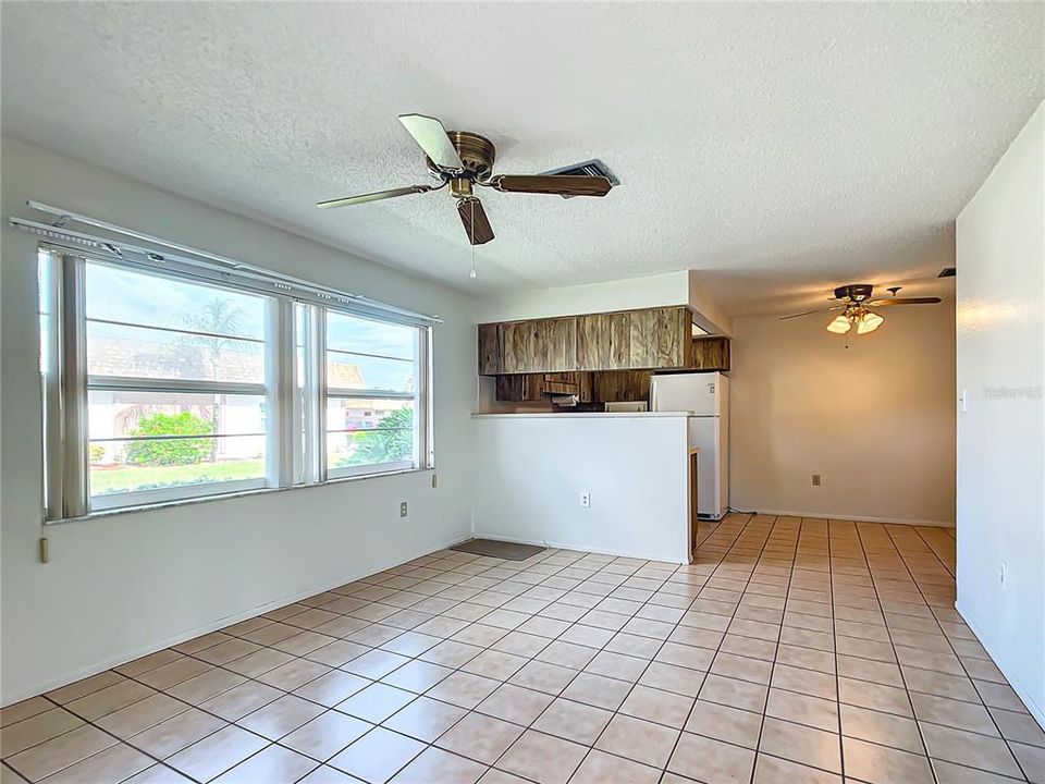 For Sale: $105,000 (2 beds, 1 baths, 825 Square Feet)