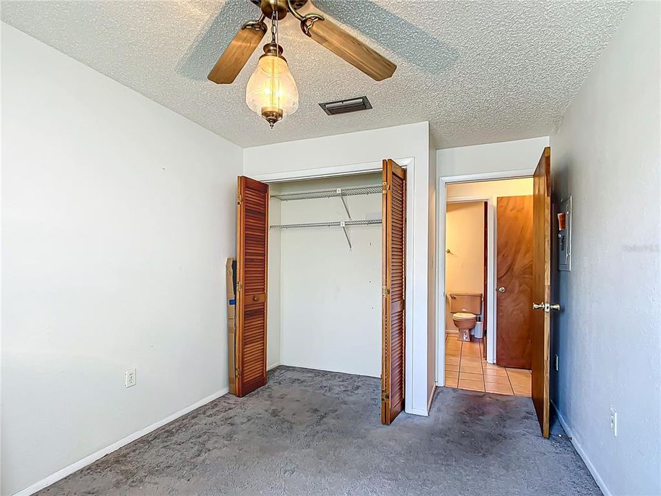 For Sale: $105,000 (2 beds, 1 baths, 825 Square Feet)