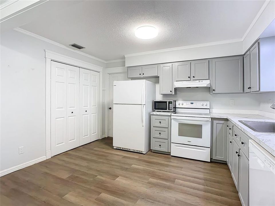 For Sale: $339,000 (3 beds, 2 baths, 1527 Square Feet)