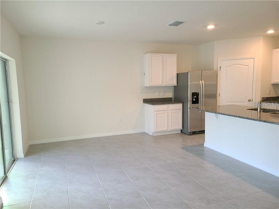 For Rent: $2,850 (4 beds, 2 baths, 1830 Square Feet)