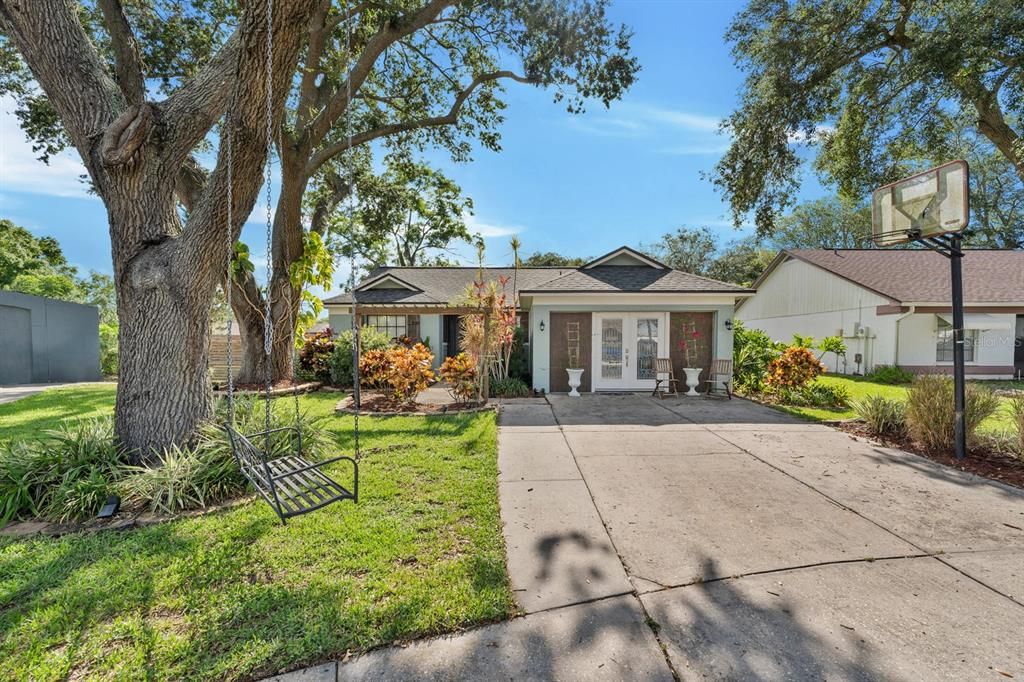 Active With Contract: $350,000 (3 beds, 2 baths, 1480 Square Feet)