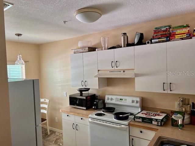 For Sale: $219,900 (2 beds, 2 baths, 1024 Square Feet)