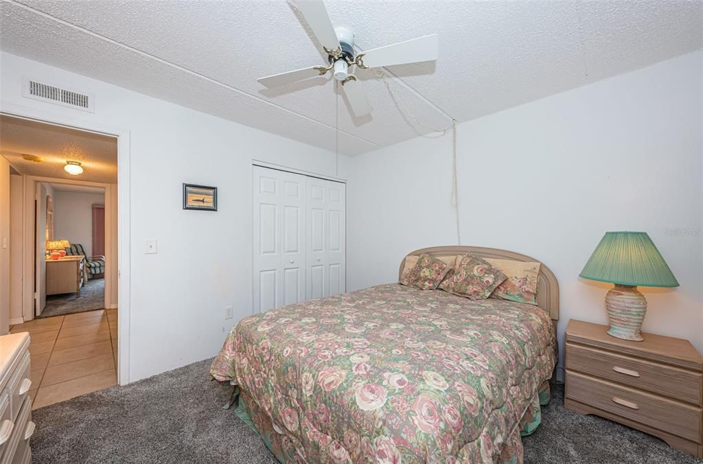 For Sale: $230,000 (2 beds, 1 baths, 980 Square Feet)