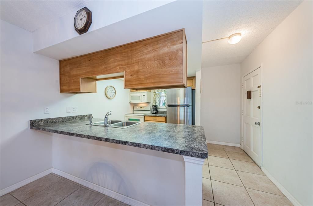 For Sale: $230,000 (2 beds, 1 baths, 980 Square Feet)