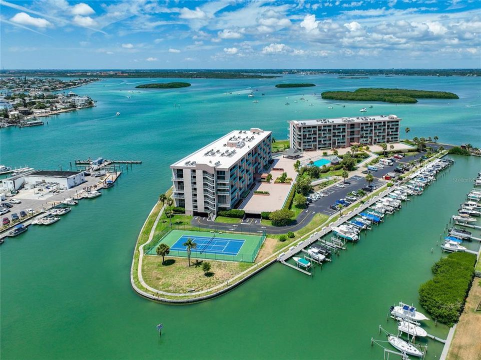 For Sale: $750,000 (3 beds, 2 baths, 1470 Square Feet)