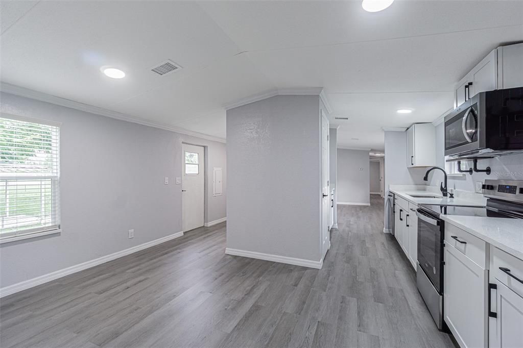 For Sale: $259,000 (3 beds, 2 baths, 1064 Square Feet)