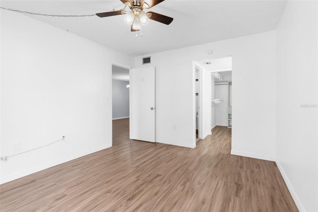For Sale: $245,000 (2 beds, 2 baths, 1025 Square Feet)