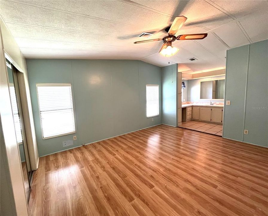 For Sale: $179,000 (2 beds, 2 baths, 1248 Square Feet)