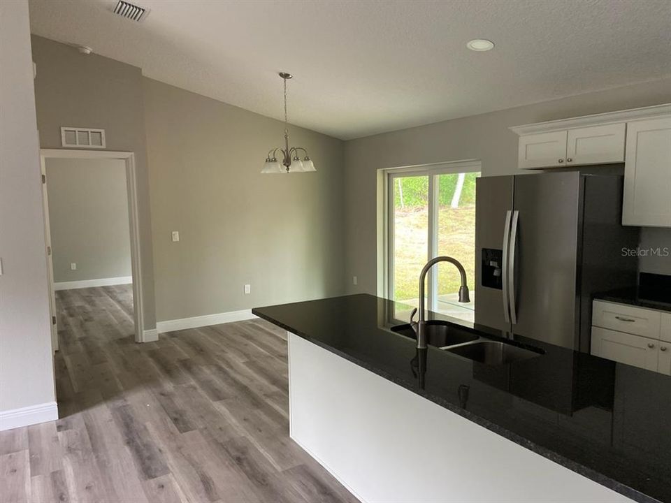 Active With Contract: $259,900 (3 beds, 2 baths, 1438 Square Feet)